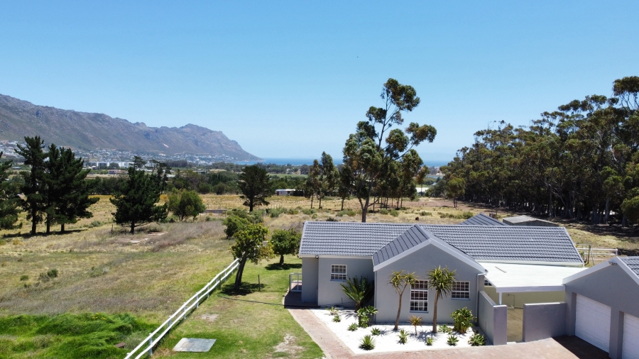 3 Bedroom Property for Sale in Firlands Western Cape